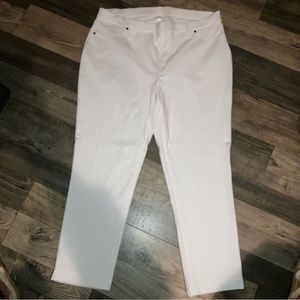 Women’s Stretch Capris NWOT